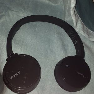 Sony overhead wireless headphones
